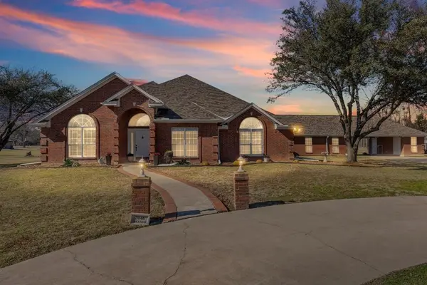 2046 Mckenzie Road, Campbell, TX 75422