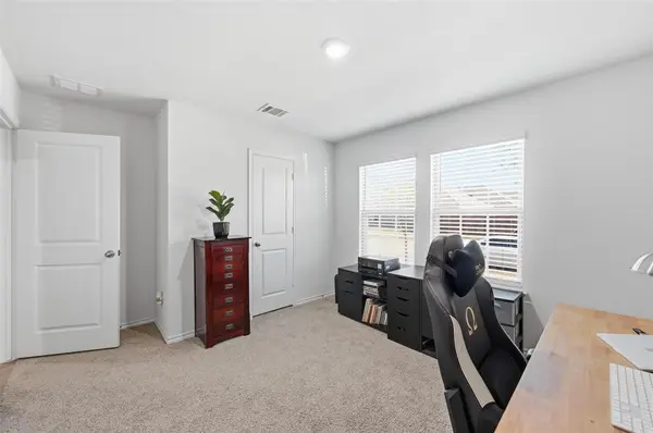 1012 Grand View Drive, Ennis, TX 75119