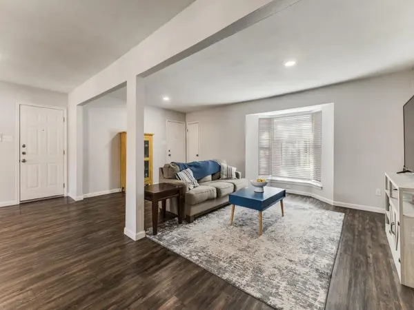 6037 Sandhurst Lane #C, Dallas, TX 75206