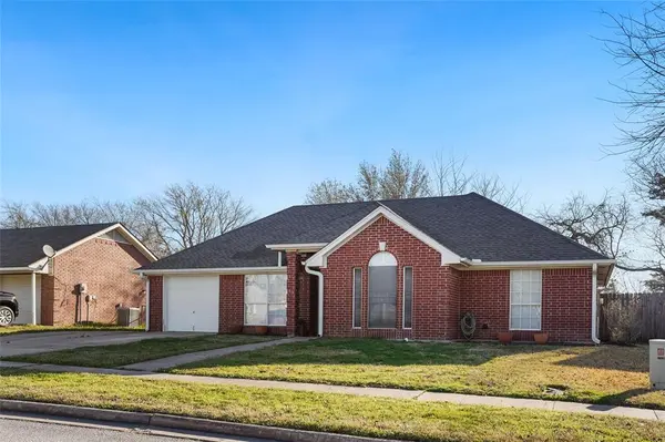 1013 Solomon Drive, Commerce, TX 75428