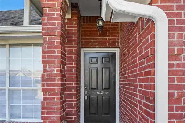 1013 Solomon Drive, Commerce, TX 75428