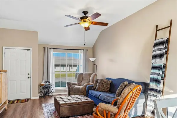 1013 Solomon Drive, Commerce, TX 75428