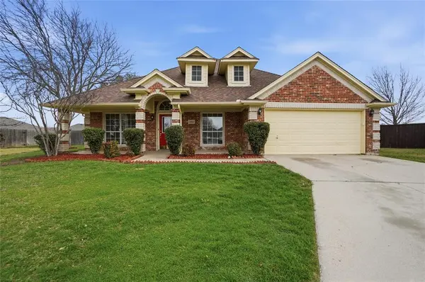 500 Surry Court, Saginaw, TX 76179