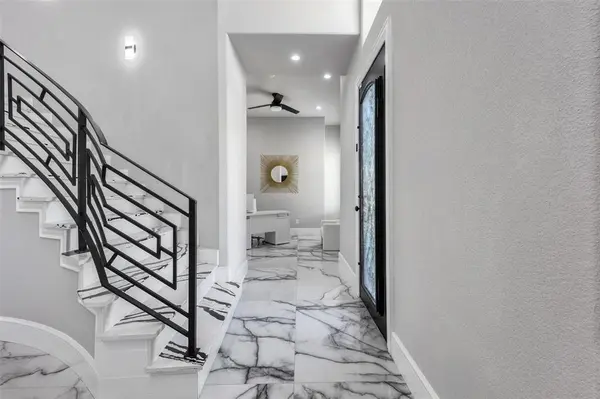 7281 Waters Edge Drive, The Colony, TX 75056