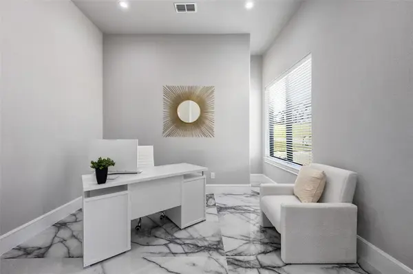 7281 Waters Edge Drive, The Colony, TX 75056