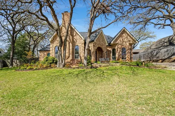 3917 Laurel Lane, Bedford, TX 76021