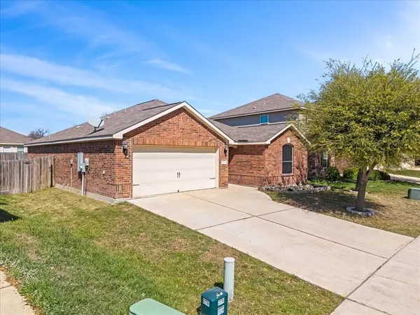6113 Chalk Hollow Drive, Fort Worth, TX 76179