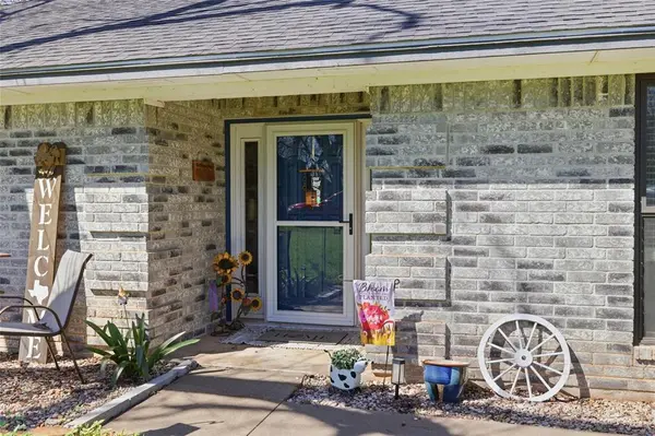 8715 S Monticello Circle, Granbury, TX 76049