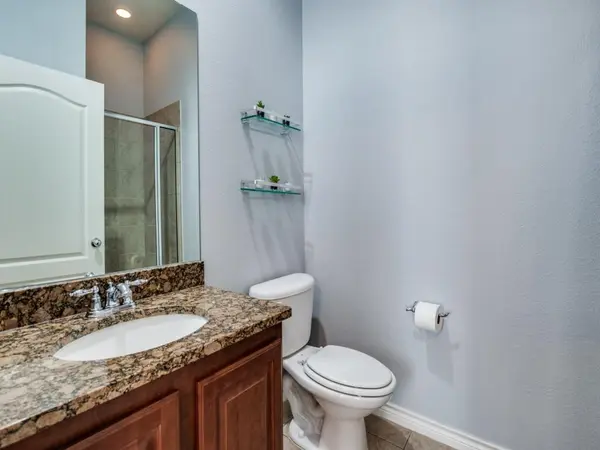5017 Parkview #122, Addison, TX 75001