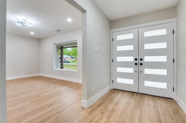 6016 Jacqueline Road, Fort Worth, TX 76112