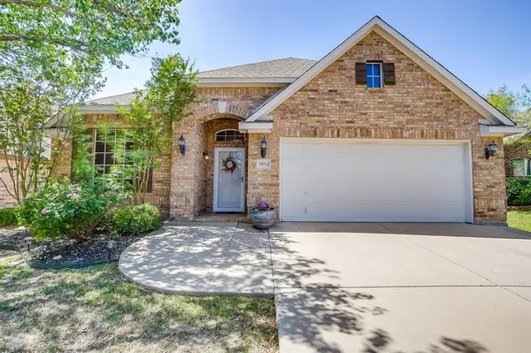 5504 Old Orchard Drive, Fort Worth, TX 76123