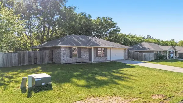 208 Shelley, Lindale, TX 75771