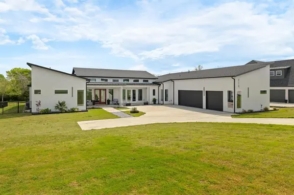 313 Ryker Lane, Gunter, TX 75058