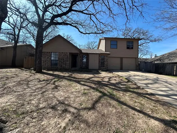721 Timberoaks Drive, Azle, TX 76020