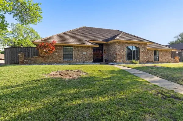 906 Greenbriar Lane, Duncanville, TX 75137