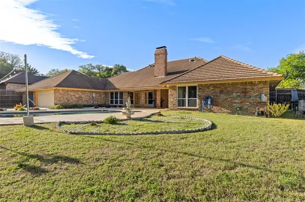 906 Greenbriar Lane, Duncanville, TX 75137