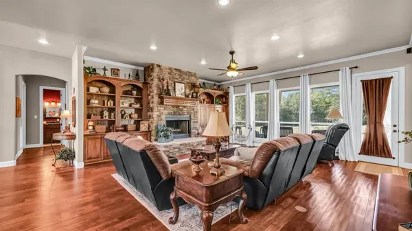 1144-B Boling Ranch Road N, Azle, TX 76020