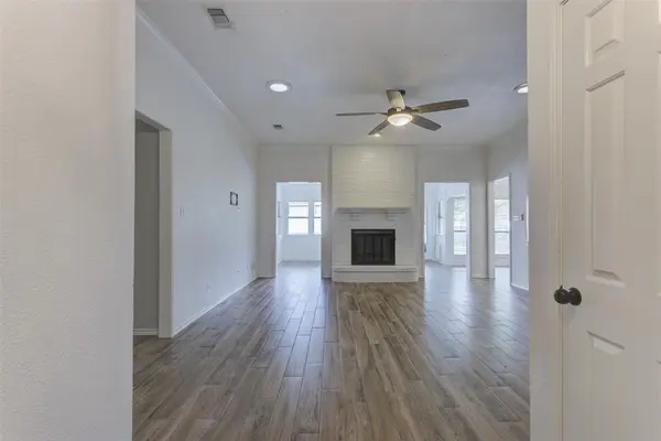 6921 Weatherwood Road, Fort Worth, TX 76133