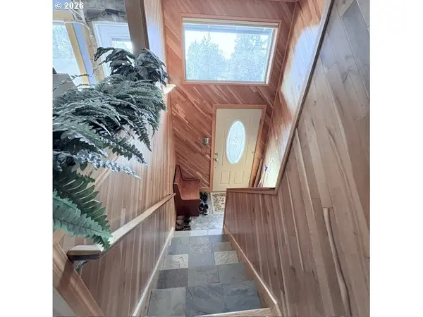 64810 MCGRATH RD, Bend, OR 97701