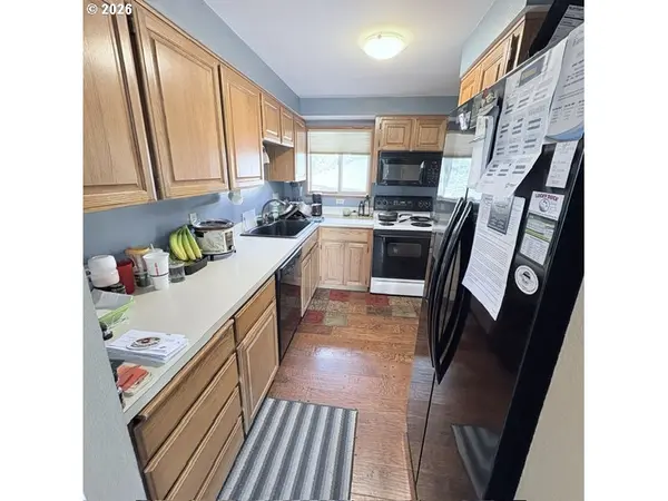 64810 MCGRATH RD, Bend, OR 97701