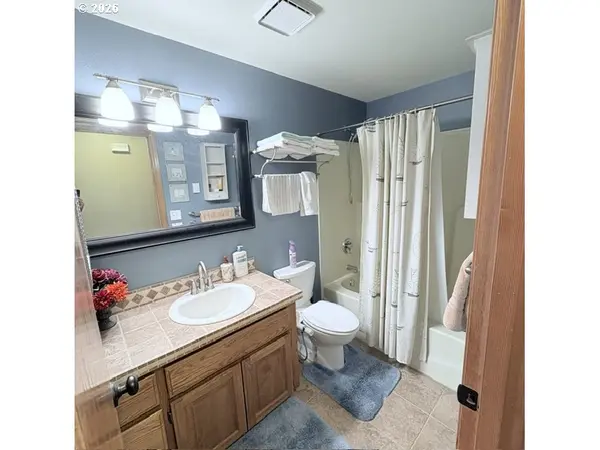 64810 MCGRATH RD, Bend, OR 97701