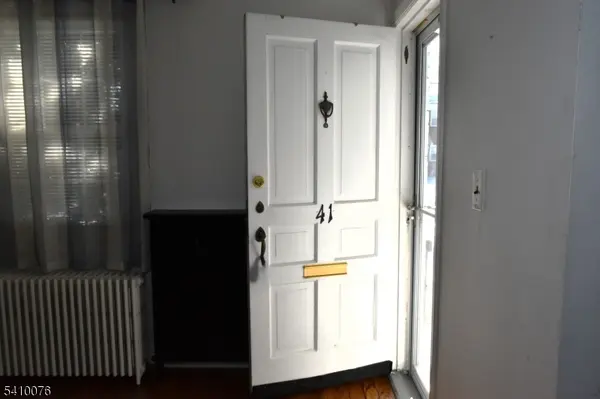 41 Elmwood Ter #41, Elmwood Park Boro, NJ 07407