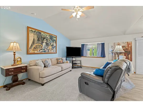 745 N MADISON ST, Lafayette, OR 97127