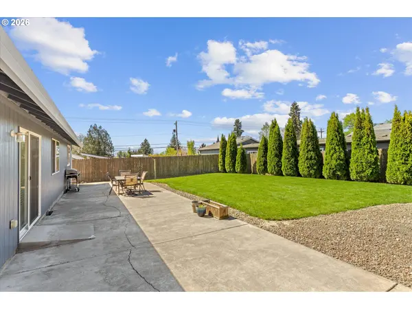 745 N MADISON ST, Lafayette, OR 97127