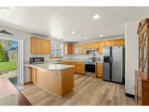 745 N MADISON ST, Lafayette, OR 97127