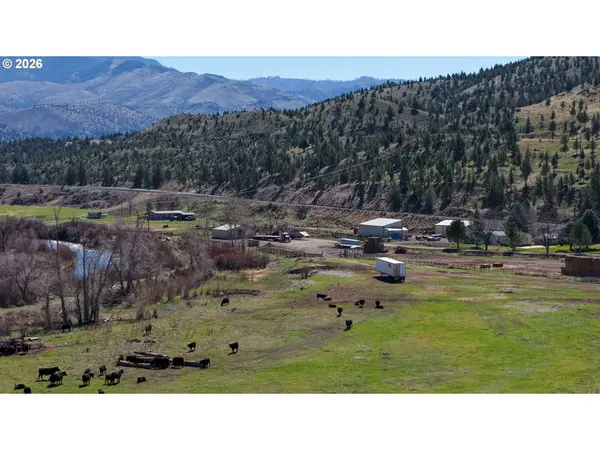 44011/43877 W HWY 26, Dayville, OR 97825