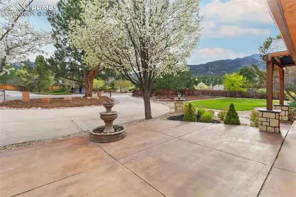 2000 Sundown DR, Colorado Springs, CO 80905