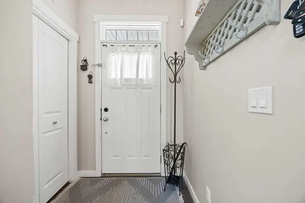 53 Nolanfield RD NW, Calgary, AB T3R0N1