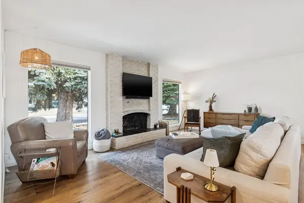 931 Parkwood DR SE, Calgary, AB T2J 3W9