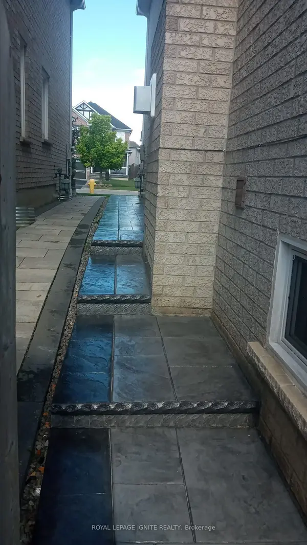 36 Bellinger DR #BSMT, Ajax, ON L1T 4P7