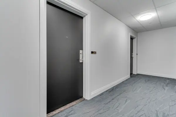 555 William Graham DR #242, Aurora, ON L4G 7C4