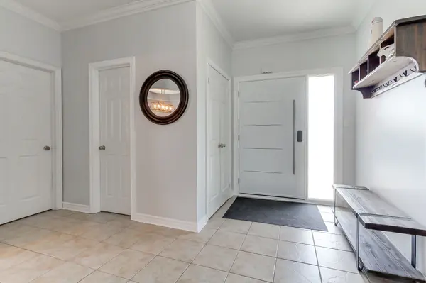 18 Oakside CT, Barrie, ON L4N 5V5