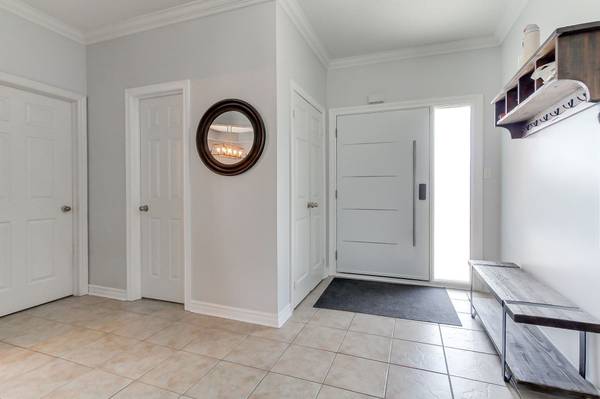 18 Oakside CT, Barrie, ON L4N 5V5