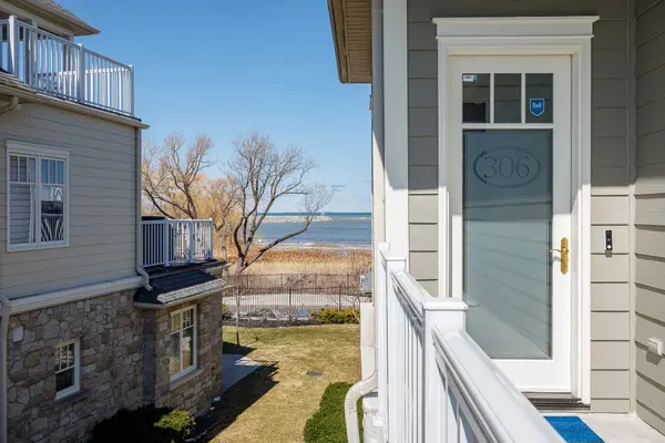 40 Trott BLVD #306, Collingwood, ON L9Y 5K5