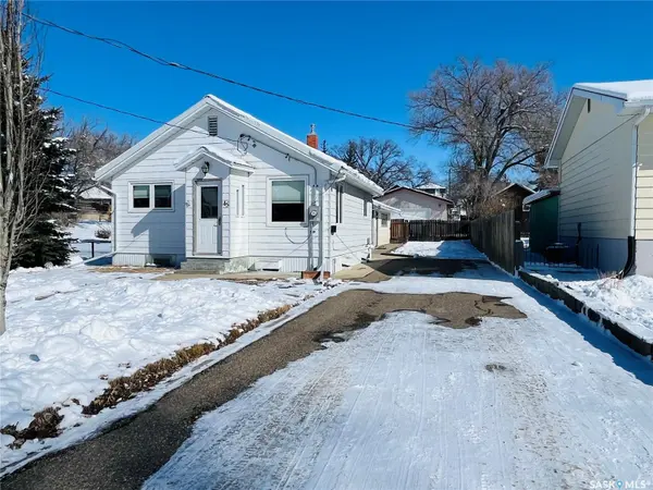 45 6th AVENUE NE, Swift Current, SK S9H 2L8