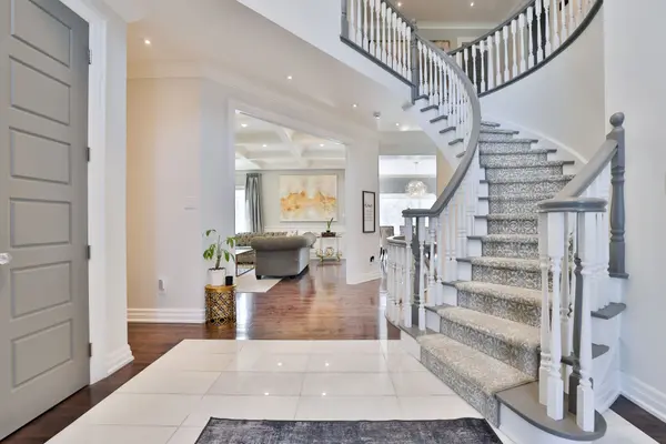 1436 Crescent RD, Mississauga, ON L5H 1P6