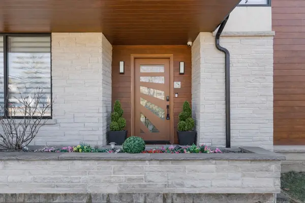 1526 Bridge RD, Oakville, ON L6L 2E3