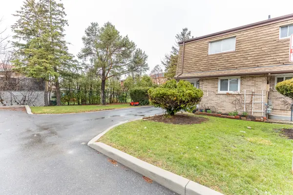 3860 Morning Star DR #24, Mississauga, ON L4T 1Y9