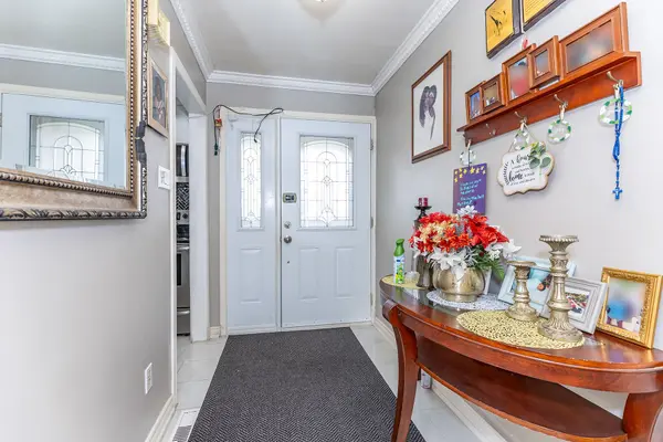 3860 Morning Star DR #24, Mississauga, ON L4T 1Y9