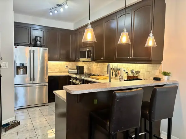 102 Begonia CRES, Brampton, ON L7A 0M7