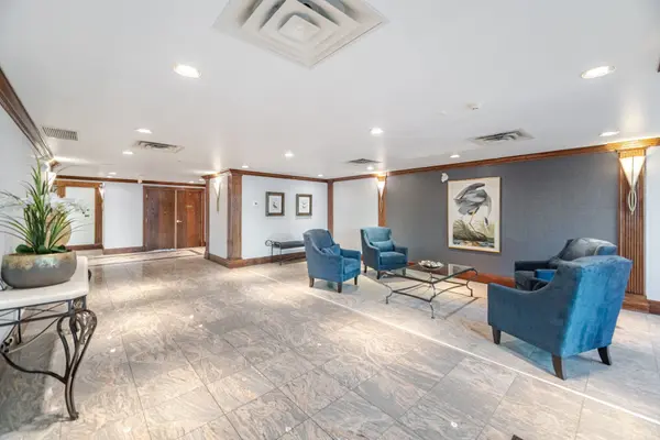 55 Via Rosedale N/A #202, Brampton, ON L6R 0V1