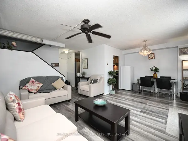 1050 Stainton DR E #112, Mississauga, ON L5C 2T7