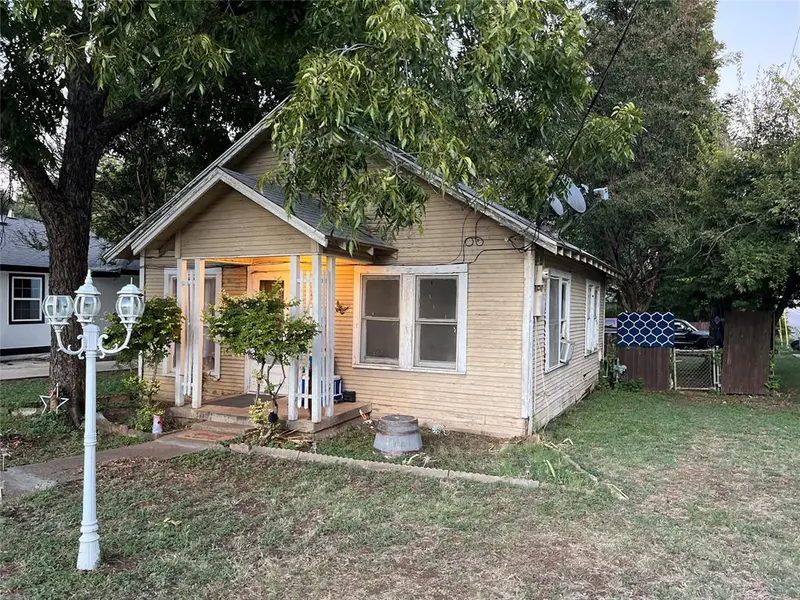 924 Sunnyside Avenue, Cockrell Hill, TX 75211