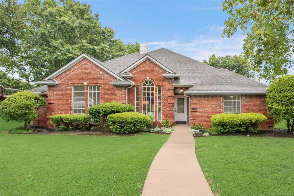 907 Sunpoint Circle, Rockwall, TX 75087
