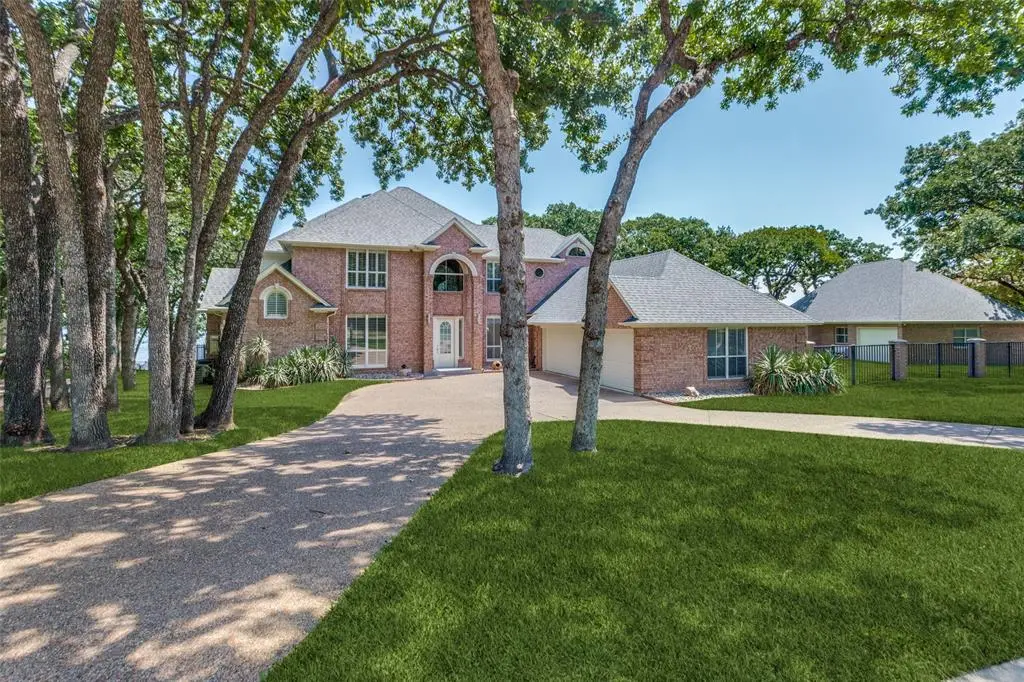 452 Windjammer Lane, Azle, TX 76020