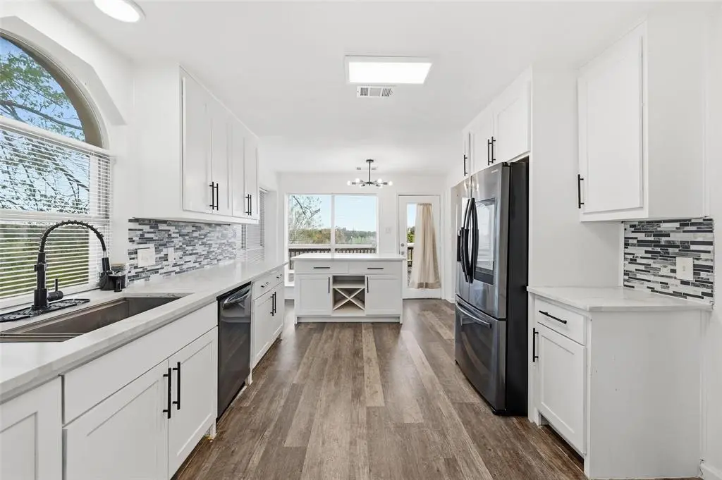 3901 Silver Meadow Lane, Grand Prairie, TX 75052